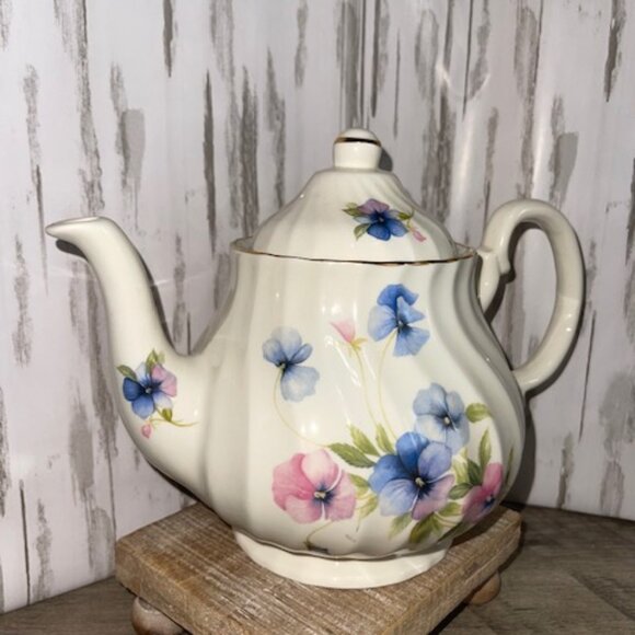 Vintage Maryleigh‎ Pottery Handcrafted in England Teapot with Lid - Picture 1 of 9